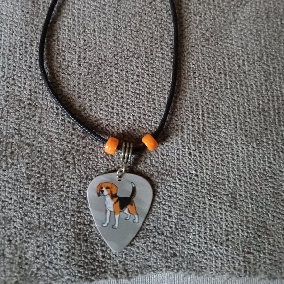 BEAGLE DOG BREED GUITAR PICK NECKLACE - EARRINGS SET - Picture 1 of 2